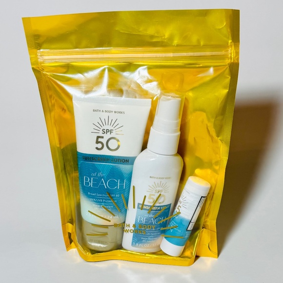 AT THE BEACH Sunscreen - Picture 1 of 3